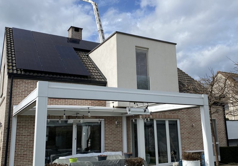 Tielt-Winge-36x-REC-Alpha-Pure-405Wp-achterzijde-pannendak-realisatie-DGS