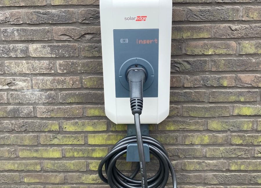 vooraanzicht-solaredge-laadpaal-EV-Charger-3200-Aarschot
